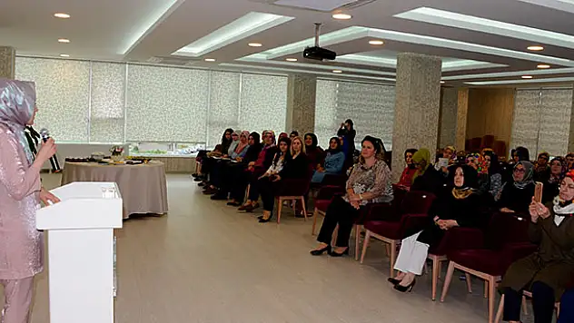 Meram Kadın Meclisi'nden 'Sağlıklı Beslenme' semineri