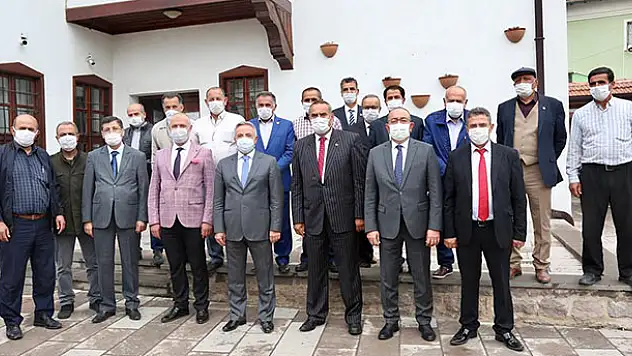 Meram Kaymakamı Çelik ve Başkan Kavuş, muhtarlarla bir araya geldi
