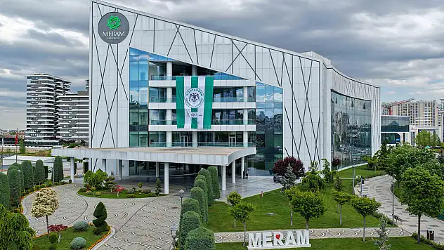Meram şehrin renklerine boyandı