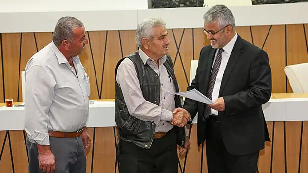 Meram, tapu sevinci yaşamaya devam ediyor
