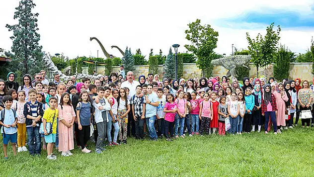 Meram Yaz Kursu öğrencileri Bilim Merkezi Ve 80 binde Devr-i Alem Parkını gezdiler