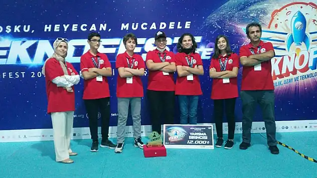 Meram'da Bilim Kurtları TEKNOFEST'ten birincilikle döndü
