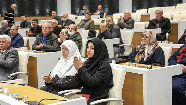 Meram'da mahalle sakinleri yeni tapularına kavuştu
