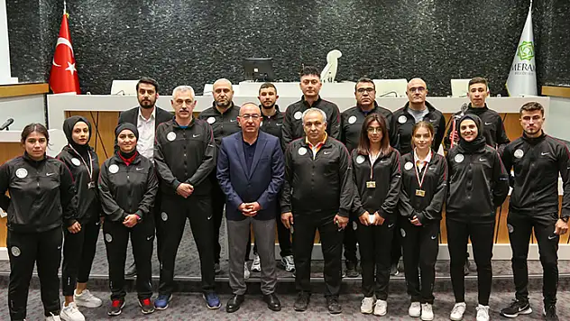 Meram'da sporcular ödüllendirildi
