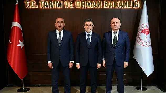 Meram'ın tarım politikalarına Bakan Yumaklı'dan tam not