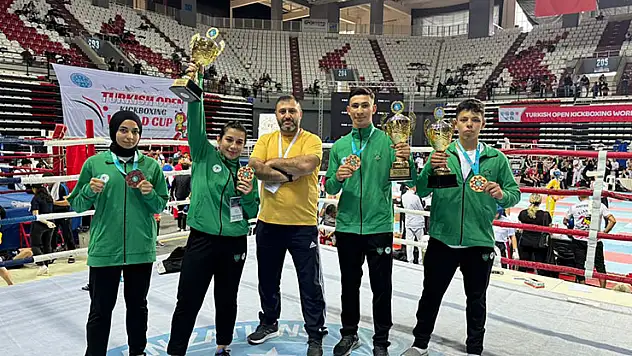 Meramlı sporculardan Dünya Kupası'nda 3 altın, 1 bronz madalya