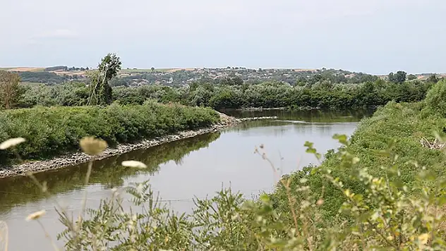 Meriç Nehri'nde su akışının hızlanması için temizlik yapılacak
