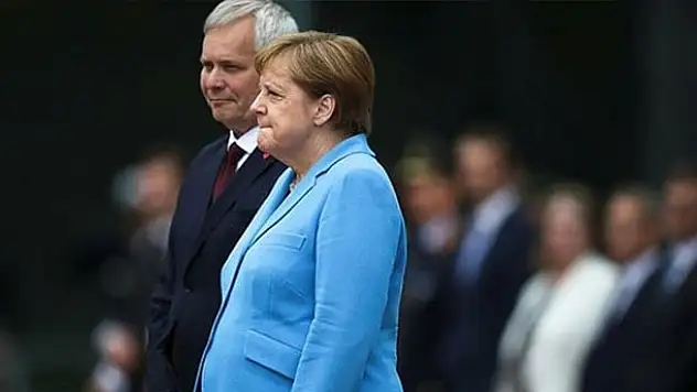 Merkel'in titremesinin nedeni: Hipoglisemi atağı