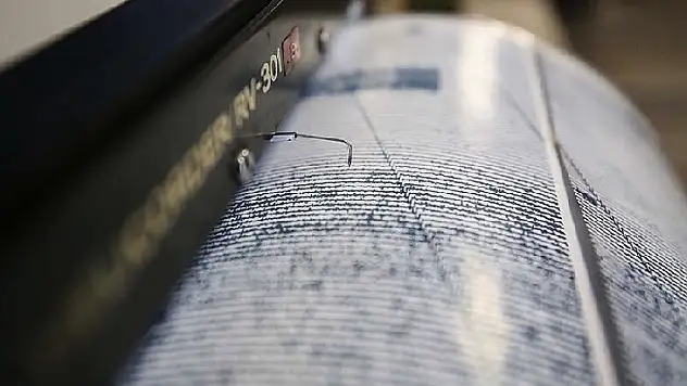 Merkez üssü Malatya'nın Yeşilyurt ilçesinde 5,6 büyüklüğünde deprem meydana geldi

