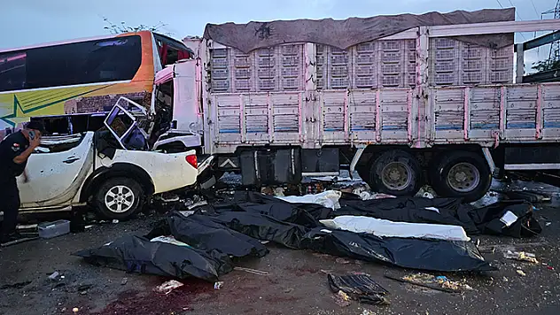 Mersin'de 10 kişinin öldüğü kazada tutuklanan otobüs şoförü: Zemin ıslaktı hakimiyetimi kaybettim
