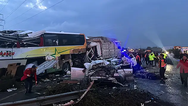 Mersin'de 13 kişinin öldüğü kazada otobüs şoförünün ihmalleri iddianameye yansıdı
