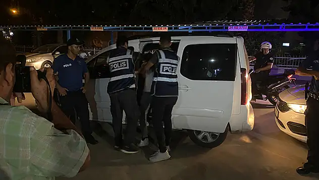 Mersin'de 3 kişiyi öldüren şüpheli ile azmettirici babası tutuklandı

