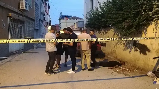 Mersin'de bir kişi tartıştığı 2 kadına tabancayla ateş edip kendini de vurdu: 2 ölü, 1 yaralı
