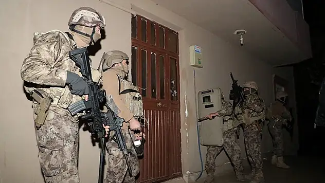 Mersin'de DEAŞ'a yönelik operasyonda 7 şüpheli yakalandı
