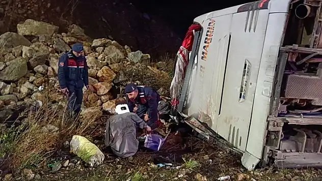 Mersin'de devrilen yolcu otobüsündeki 9 kişi öldü, 30 kişi yaralandı
