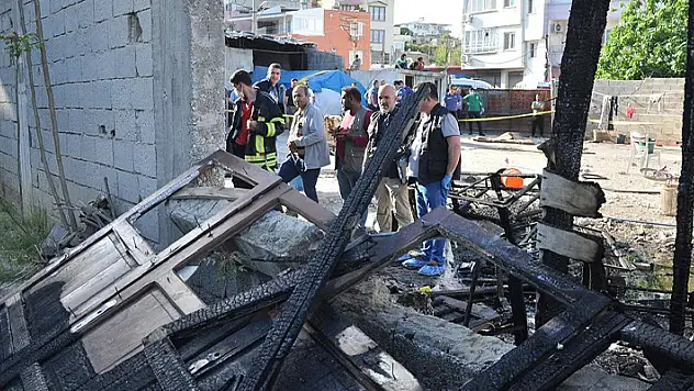 Mersin'de hurdalık yangını: 1 çocuk yaşamını yitirdi