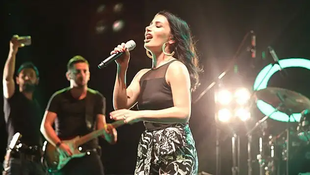 Mersin'de İrem Derici coşkusu