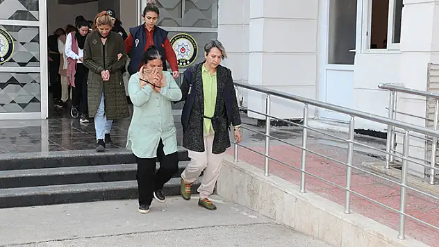 Mersin'de kadın hırsızlık çetesi çökertildi

