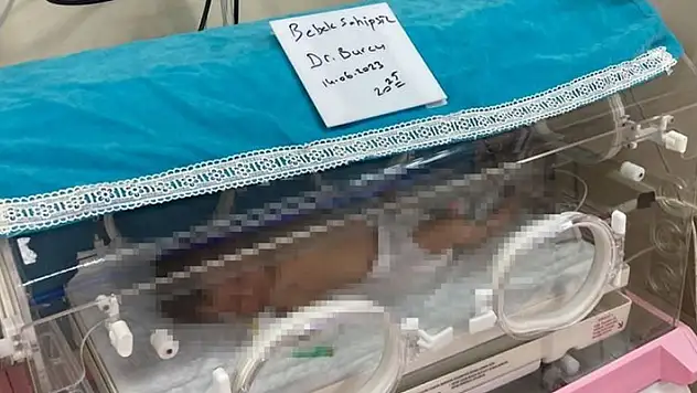 Mersin'de parkta yeni doğmuş bebek bulundu