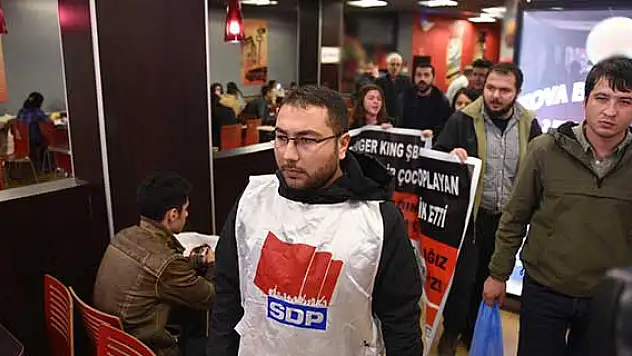 Mersin'de restoranda eylem