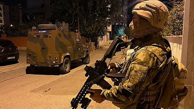 Mersin'de terör örgütleri PKK/KCK ve FETÖ'ye yönelik eş zamanlı operasyon
