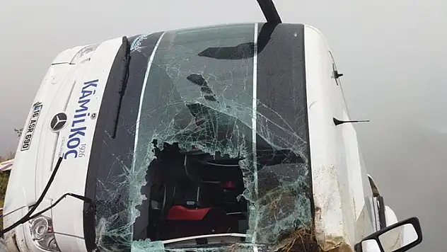 Mersin'de yolcu otobüsü, şarampole yuvarlandı: 1 ölü, 14 yaralı
