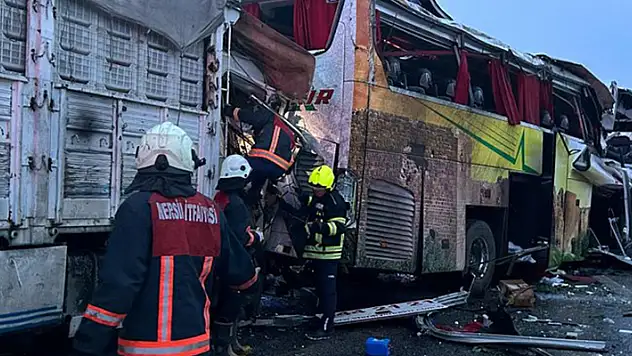 Mersin'de zincirleme trafik kazasında 10 kişi öldü, 30'dan fazla kişi yaralandı
