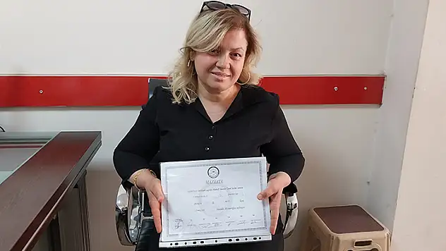 Mersin'in ilk kadın muhtarları mazbatalarını alıp göreve başladı
