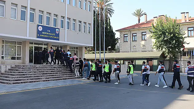 Mersin merkezli 9 ilde resmi belgede sahtecilik operasyonunda 16 tutuklama

