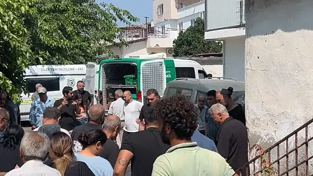 Mersin'de ev yangını: 2 çocuk annesi kadın hayatını kaybetti