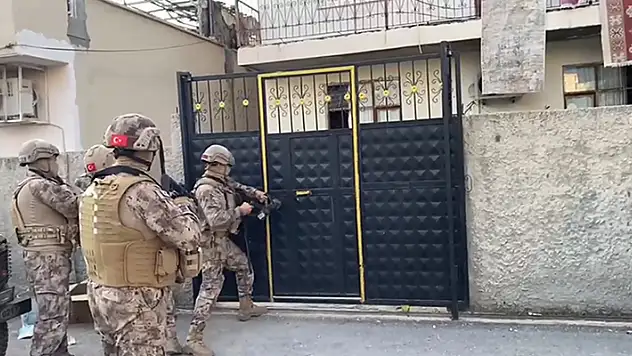Mersin'de tefeci operasyonunda 4 kişi tutuklandı
