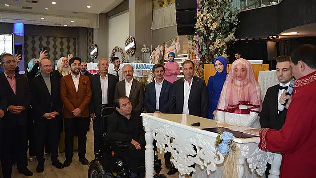 Meryem ile Mehmet hayatlarını birleştirdi