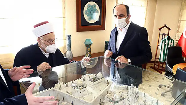 Mescid-i Aksa İmam Hatibi Başkan Altay'ı ziyaret etti