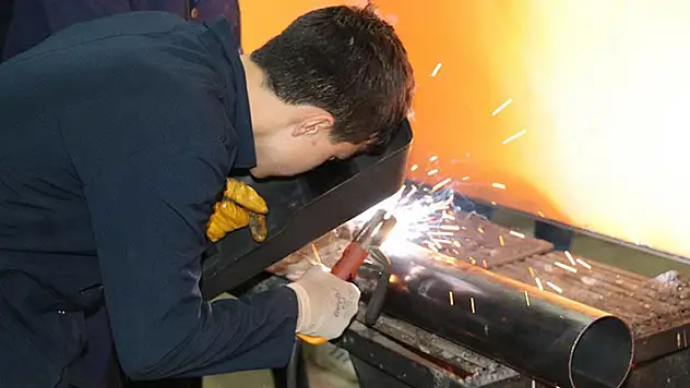Meslek liselerinden ekonomiye 9 ayda 1,4 milyar liralık katkı! Birinci Konya'dan çıktı
