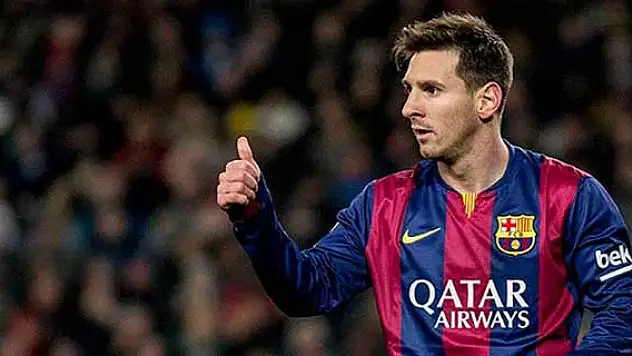 Messi Ronaldo'yu yakaladı