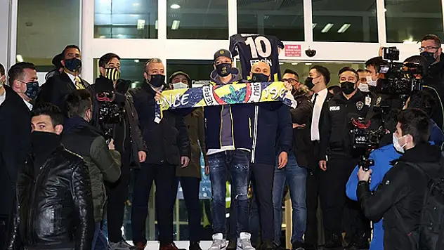 Mesut Özil İstanbul'da: Bir rüya benim için de gerçekleşiyor