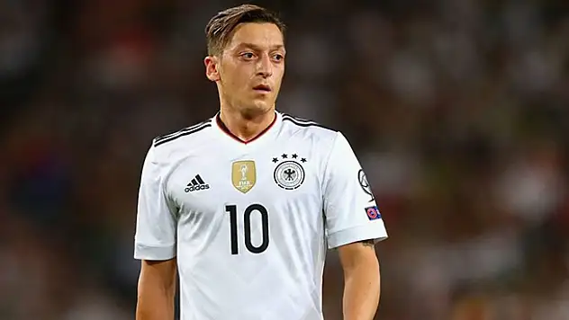 Mesut Özil milli takımı bıraktı!