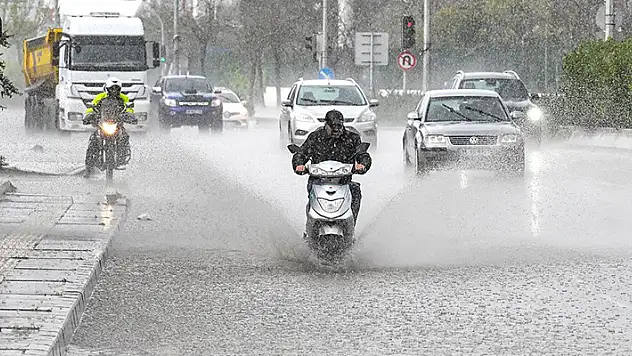 Meteoroloji saat verdi: Kuvvetli yağışa dikkat
