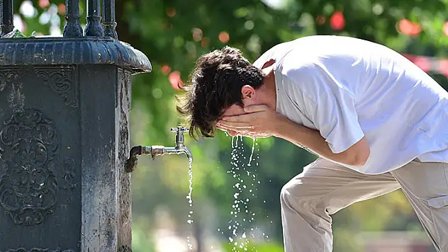 Meteoroloji uyardı, aşırı sıcaklar geri geldi! Konya yine 40 dereceleri görebilir... İşte il il beklenen hava sıcaklıkları
