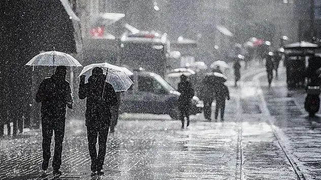 Meteorolojiden batı bölgeleri için gök gürültülü sağanak uyarısı
