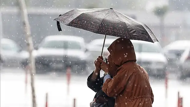 Meteorolojiden bazı bölgeler için fırtına ve sağanak uyarısı