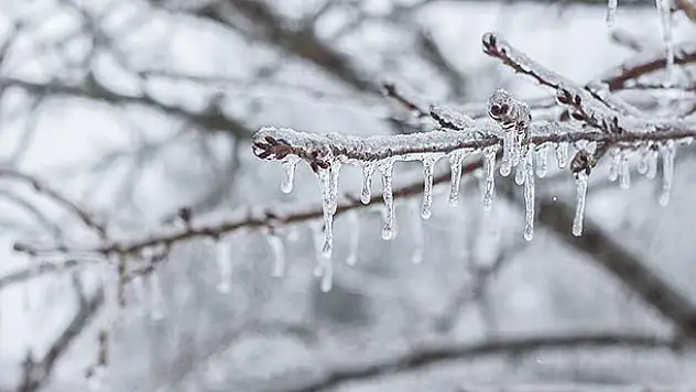 Meteorolojiden buzlanma, don ve kış lastiği uyarısı