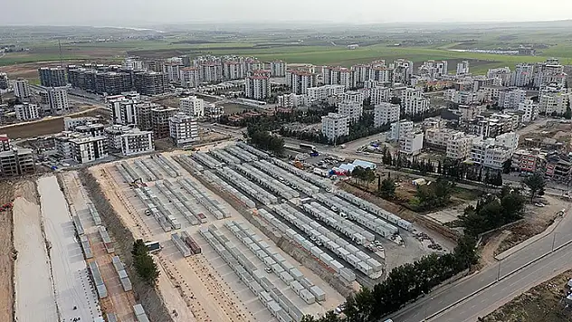 Meteorolojiden deprem bölgesindeki iller için kuvvetli rüzgar ve fırtına uyarısı

