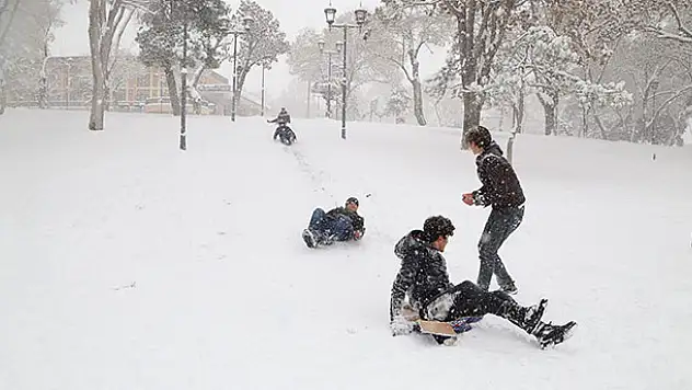 Meteorolojiden kuvvetli kar uyarısı