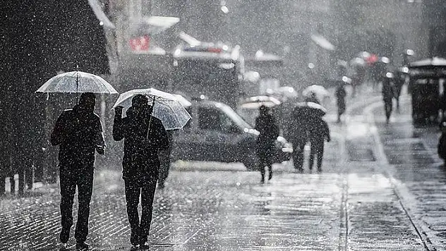 Meteorolojiden yurdun büyük kesimi için kuvvetli yağış uyarısı
