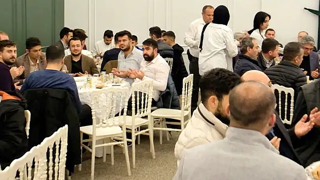 Meva Sosyal Yardımlaşma Derneği iftarda bir araya geldi