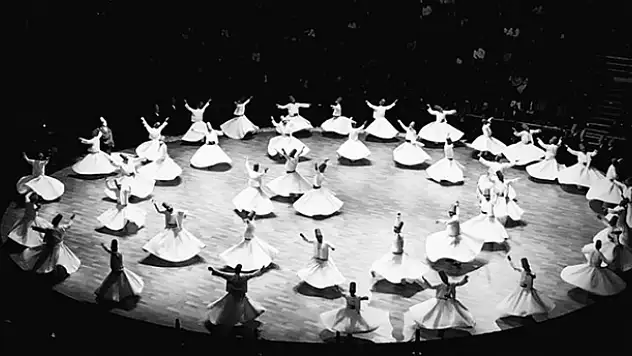 Mevlana Celaleddin-i Rumi vefatının 747. yılında anılıyor
