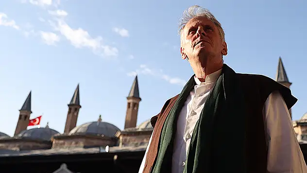 Mevlana'dan etkilenen ABD'li Katolik papaz Müslüman olup Konya'ya yerleşti