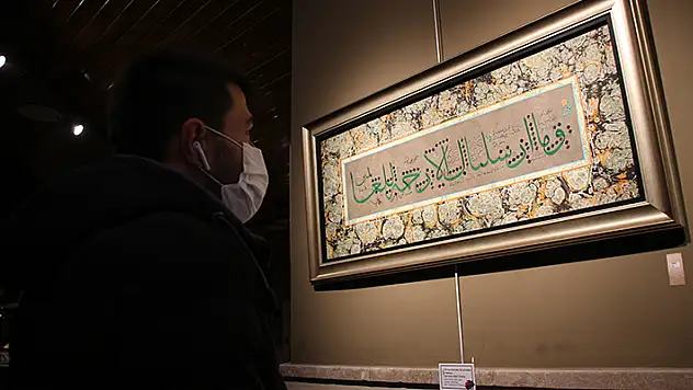Mevlana dostları için düzenlenen ebru sergisi misafirlerini bekliyor
