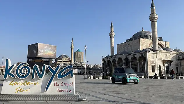 Mevlana, 'Dostluk Vakti' temasıyla farklı din ve kültürden insanları Konya'da buluşturacak
